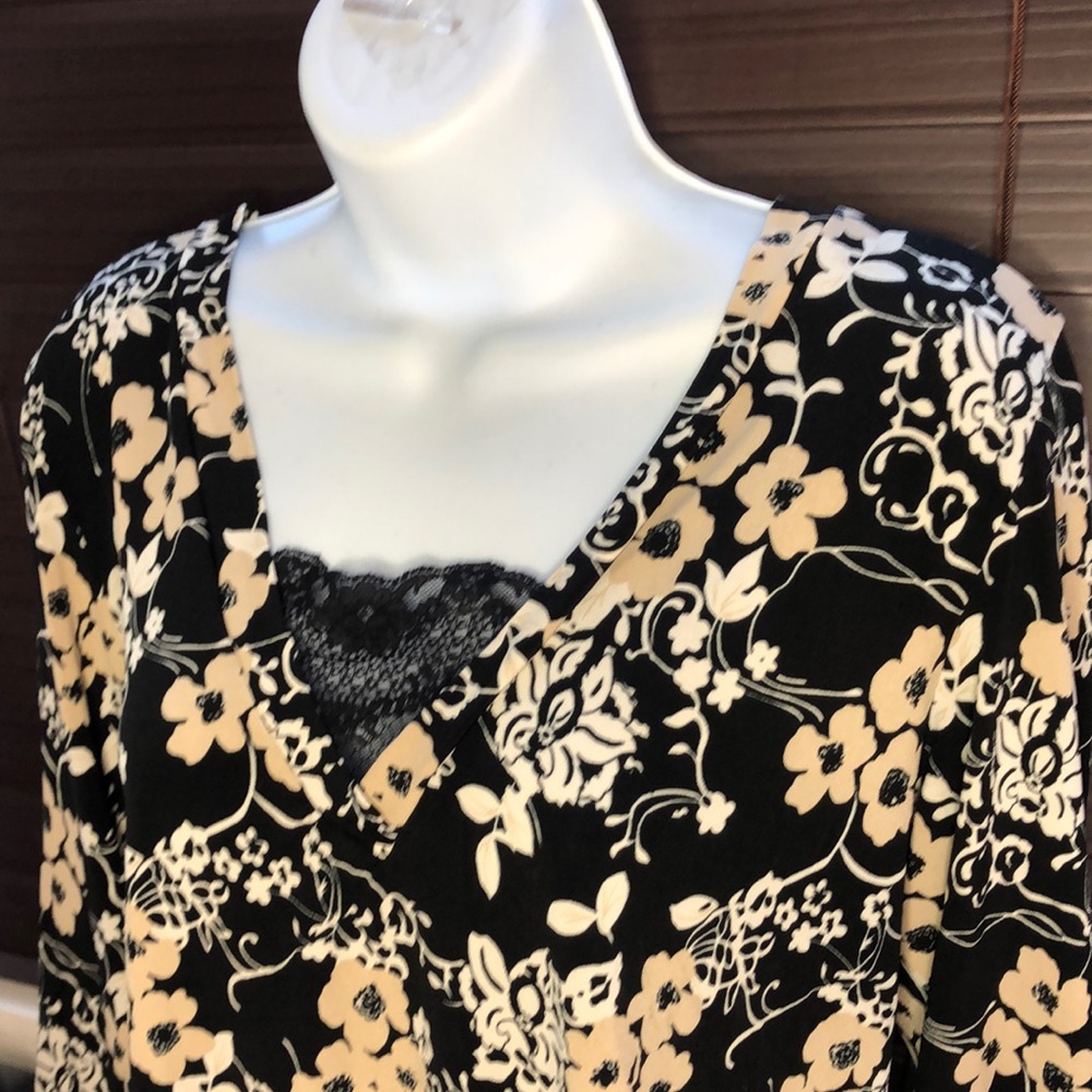 Carol Rose flower 3/4 Sleeves Top Size XL